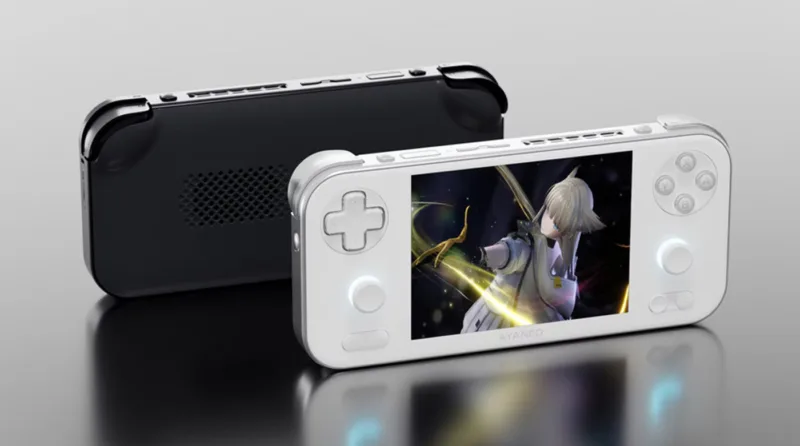 AYANEO Pocket S Mini in hand