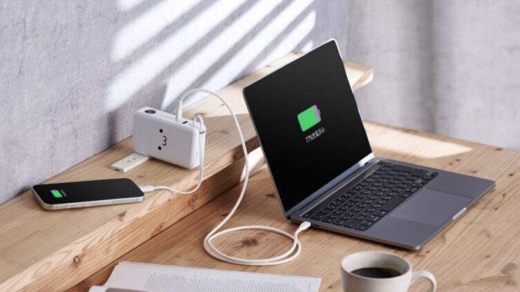 エレコム、AC充電器・ケーブル一体型の3in1モバイルバッテリー発売 67WでノートPCも充電