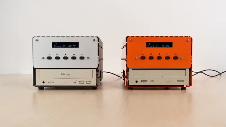「CD-ROM PLAYER 01」登場 余ったIDEドライブをアルミ筐体のCDプレーヤーに、190ドルから
