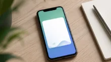 AIエージェント Agent i のタスク機能を示すスマートフォンのイメージ