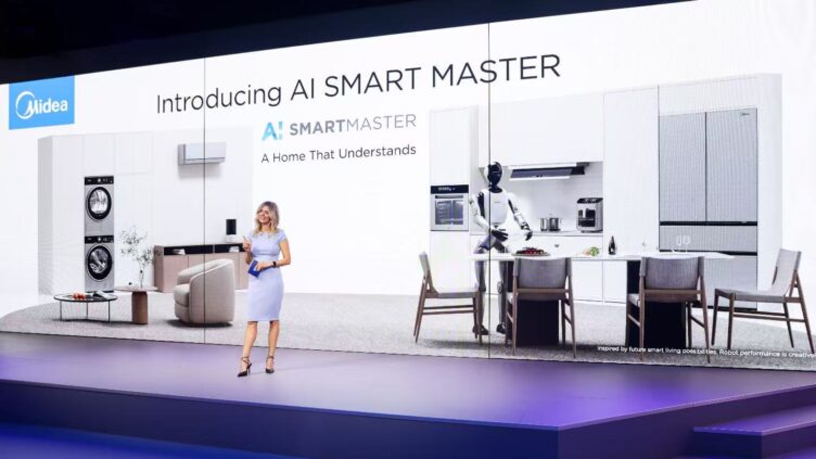 Midea「SMART MASTER」を公開 140言語・8メートルで応答する家全体のAIエージェント