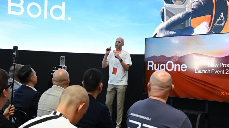RugOne「Xsnap 7 Pro」発表 背面から39gのアクションカメラが外れるタフスマホ